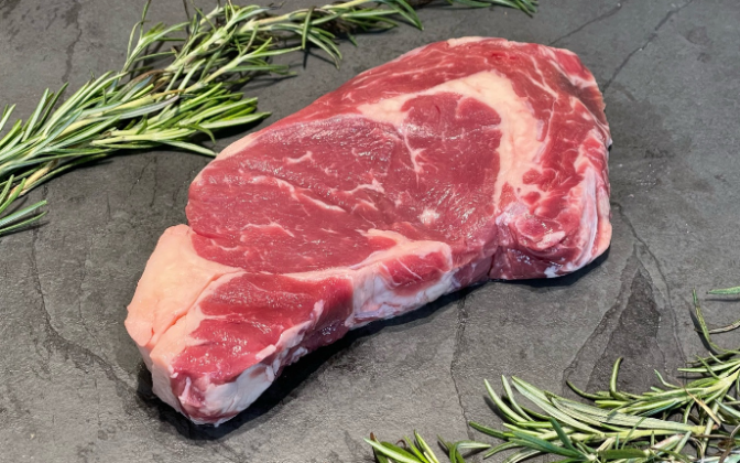 Delmonico Vs Ribeye 12 Key Differences Taste And Meat To Fat Ratio Viva Differences 